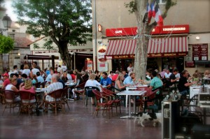 year round restaurant in capestang
