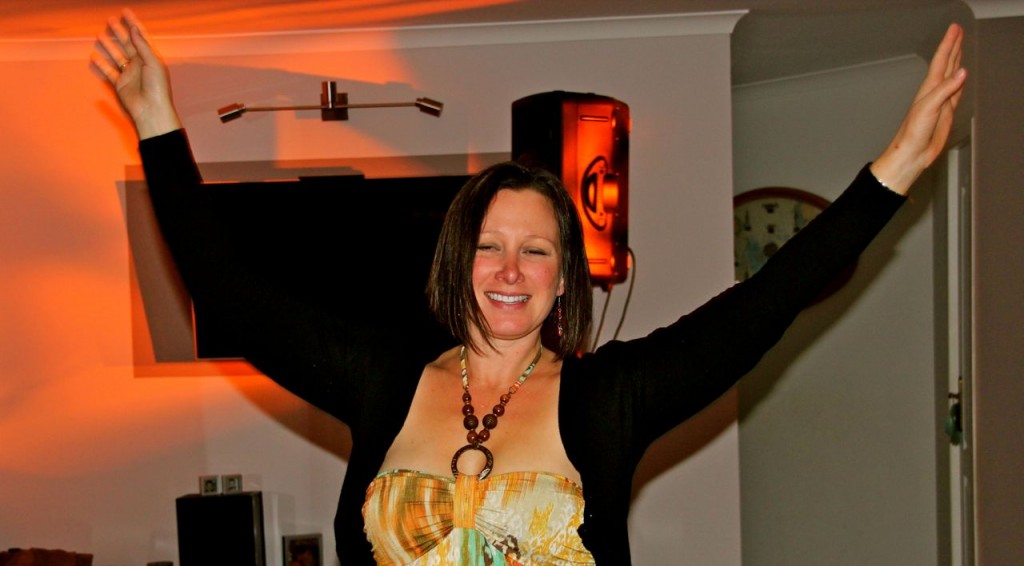 I love to dance with my friends