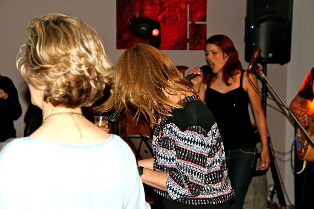 All french parties have dancing