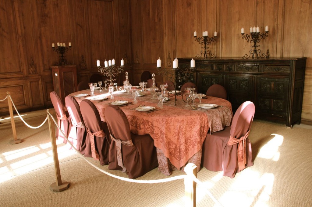 castle diing room