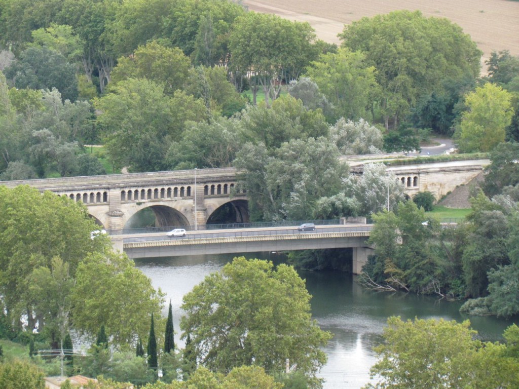 where the canal travels over the river
