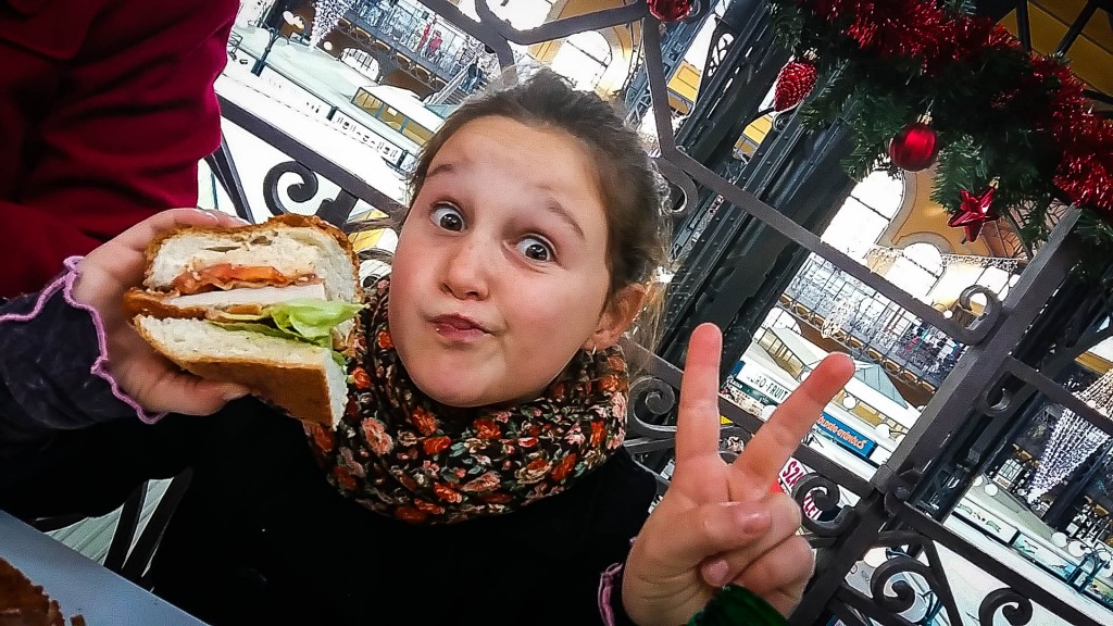 Angelina eats Budapest