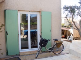 side door looking towards pool Capestang