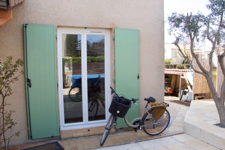 side door looking towards pool Capestang